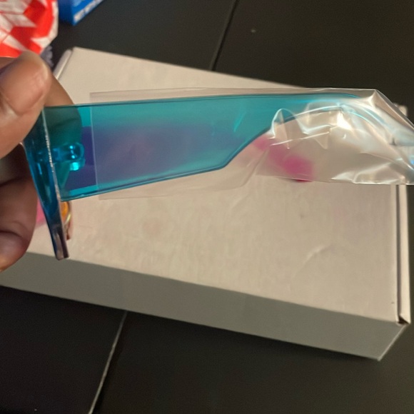 Multiple colors sunglasses 🕶️ - Picture 4 of 6